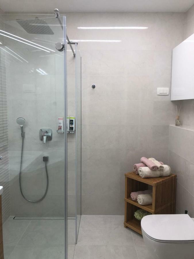 Vila Mojca Apartma Peridot - Center 克拉尼斯卡戈拉 外观 照片